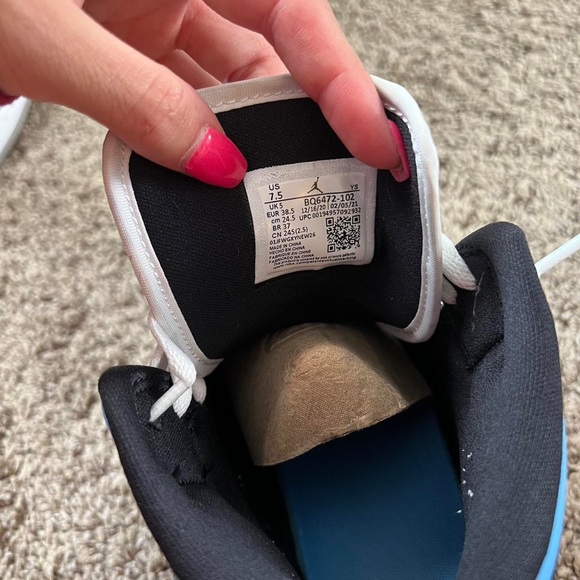 Nike Air Jordan 1 Mid’s University Black White - Picture 4 of 7